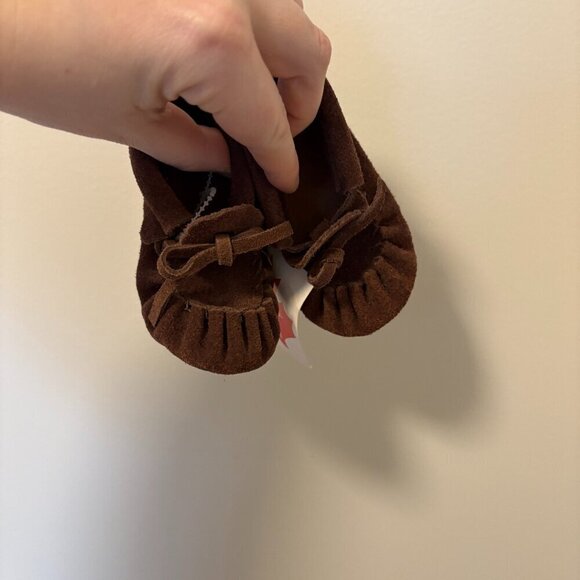 Baby Moccasins Brown Made in Canada NWT Size 4 - Picture 2 of 7